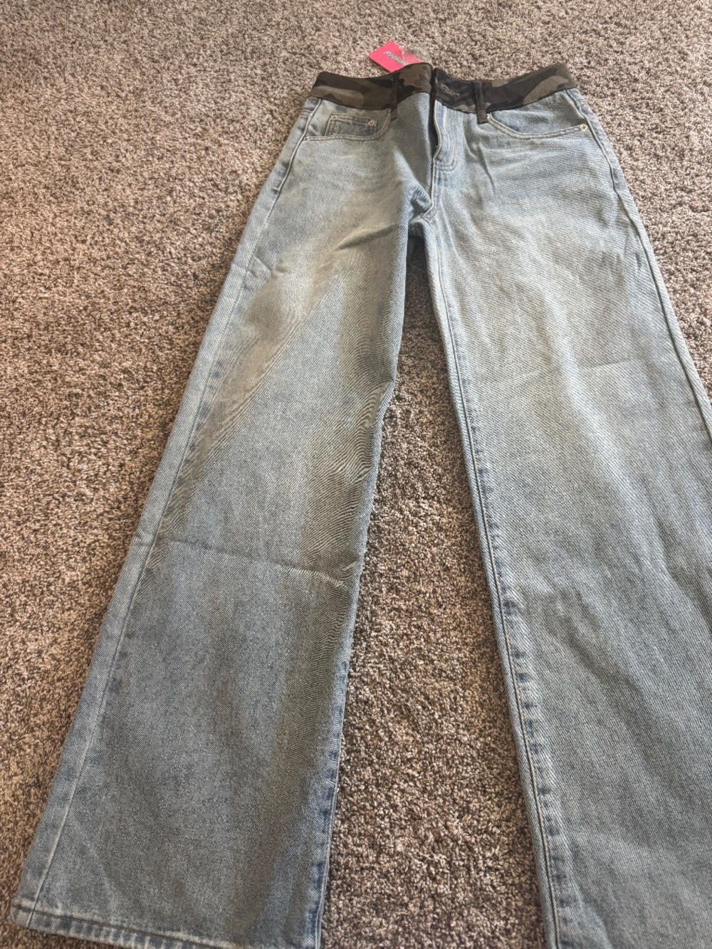 EDIKTED - NWT Jeans with Camo size XS